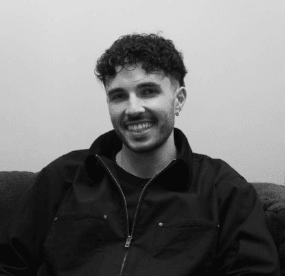 Enzo L.